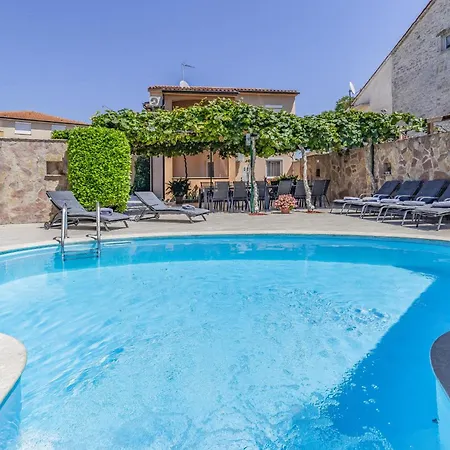 Mimoza Near Fazana For 13 Persons With Private Pool, Sea View, Pet Friendly - Only 800 Meters To The *