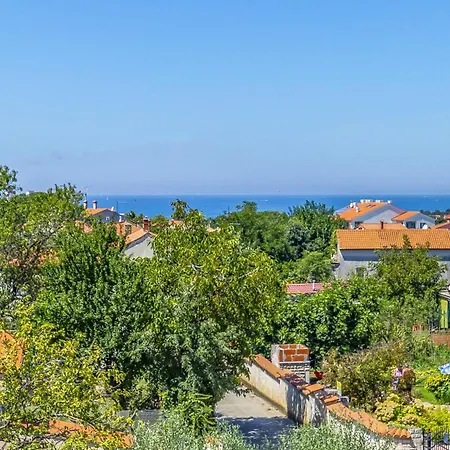 Mimoza Near Fazana For 13 Persons With Private Pool, Sea View, Pet Friendly - Only 800 Meters To The Vila