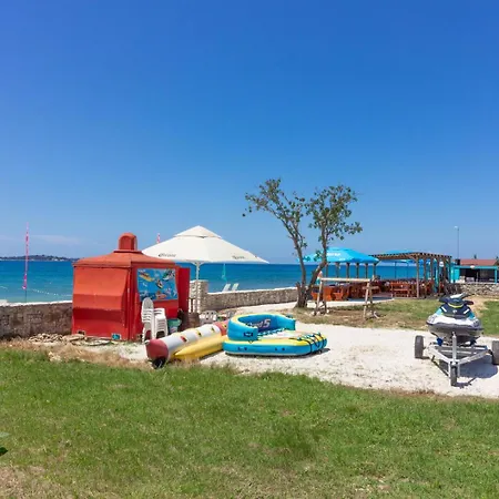 Mimoza Near Fazana For 13 Persons With Private Pool, Sea View, Pet Friendly - Only 800 Meters To The Vila *