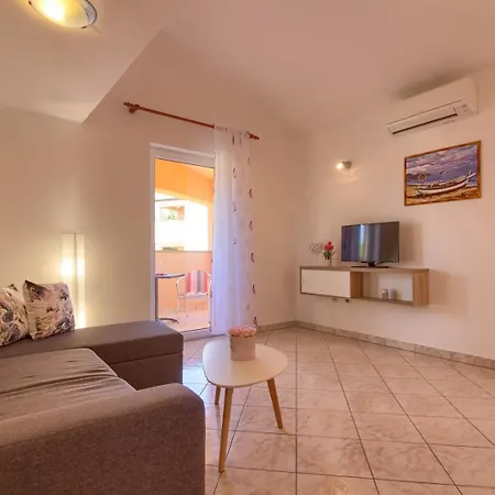Mimoza Near Fazana For 13 Persons With Private Pool, Sea View, Pet Friendly - Only 800 Meters To The Vila Peroj