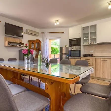 Mimoza Near Fazana For 13 Persons With Private Pool, Sea View, Pet Friendly - Only 800 Meters To The * Peroj