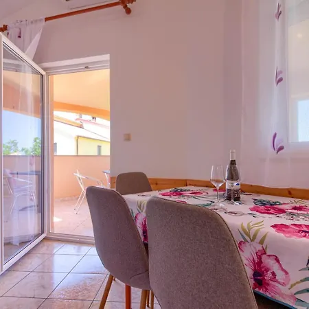 Mimoza Near Fazana For 13 Persons With Private Pool, Sea View, Pet Friendly - Only 800 Meters To The Vila