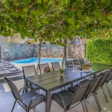 Mimoza Near Fazana For 13 Persons With Private Pool, Sea View, Pet Friendly - Only 800 Meters To The Vila *
