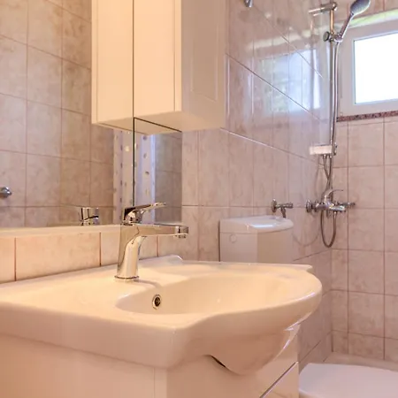 Mimoza Near Fazana For 13 Persons With Private Pool, Sea View, Pet Friendly - Only 800 Meters To The * Peroj
